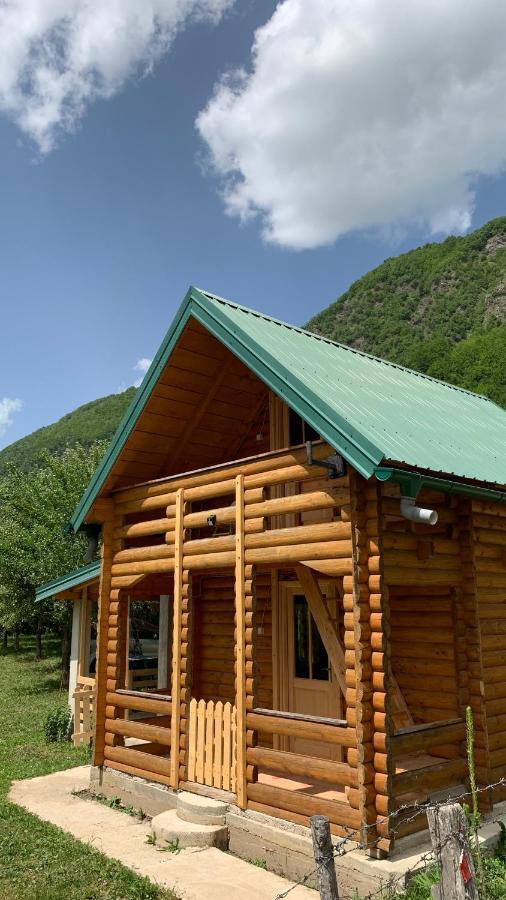 Guest House Ulaj Vuthaj 외부 사진
