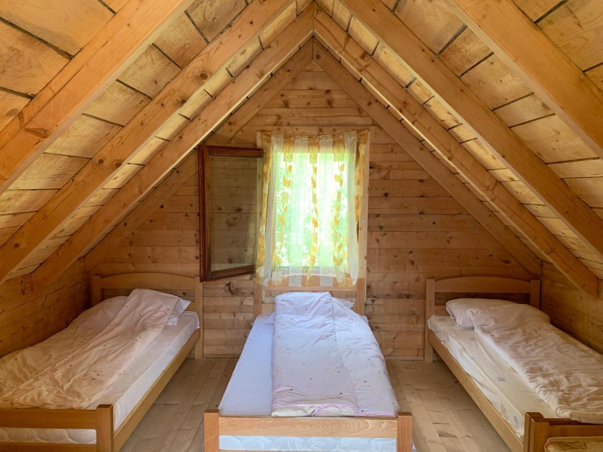 Guest House Ulaj Vuthaj 외부 사진
