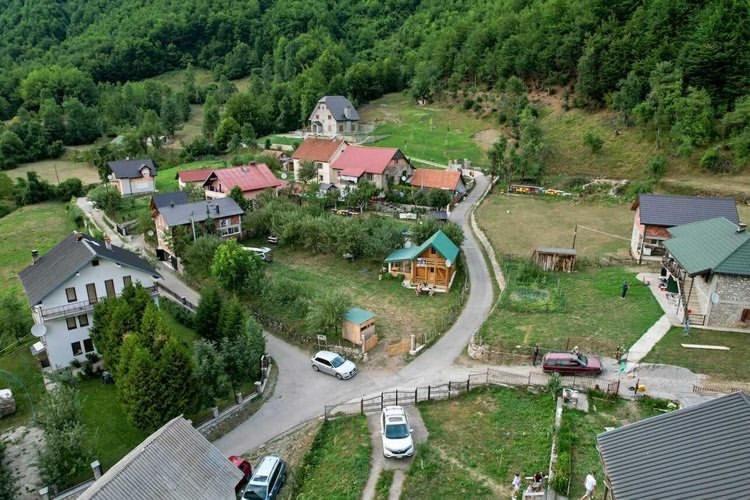 Guest House Ulaj Vuthaj 외부 사진