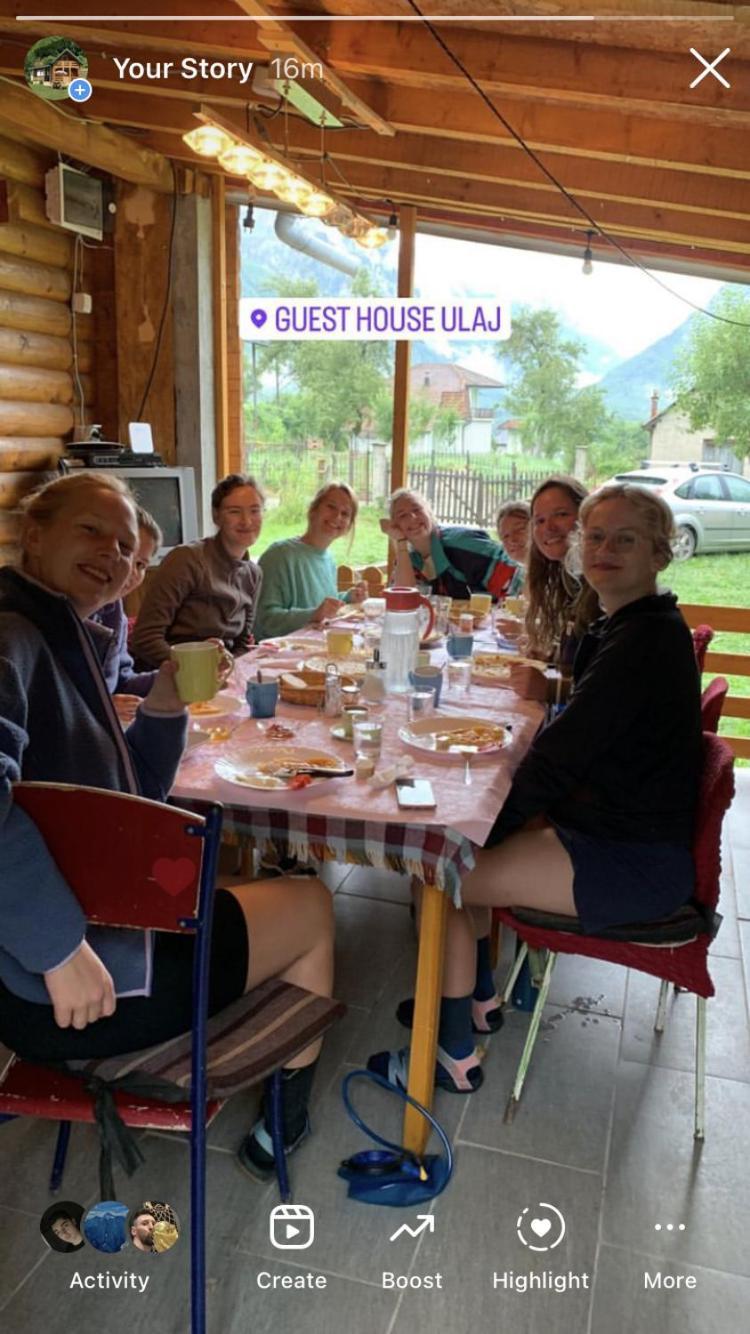 Guest House Ulaj Vuthaj 외부 사진