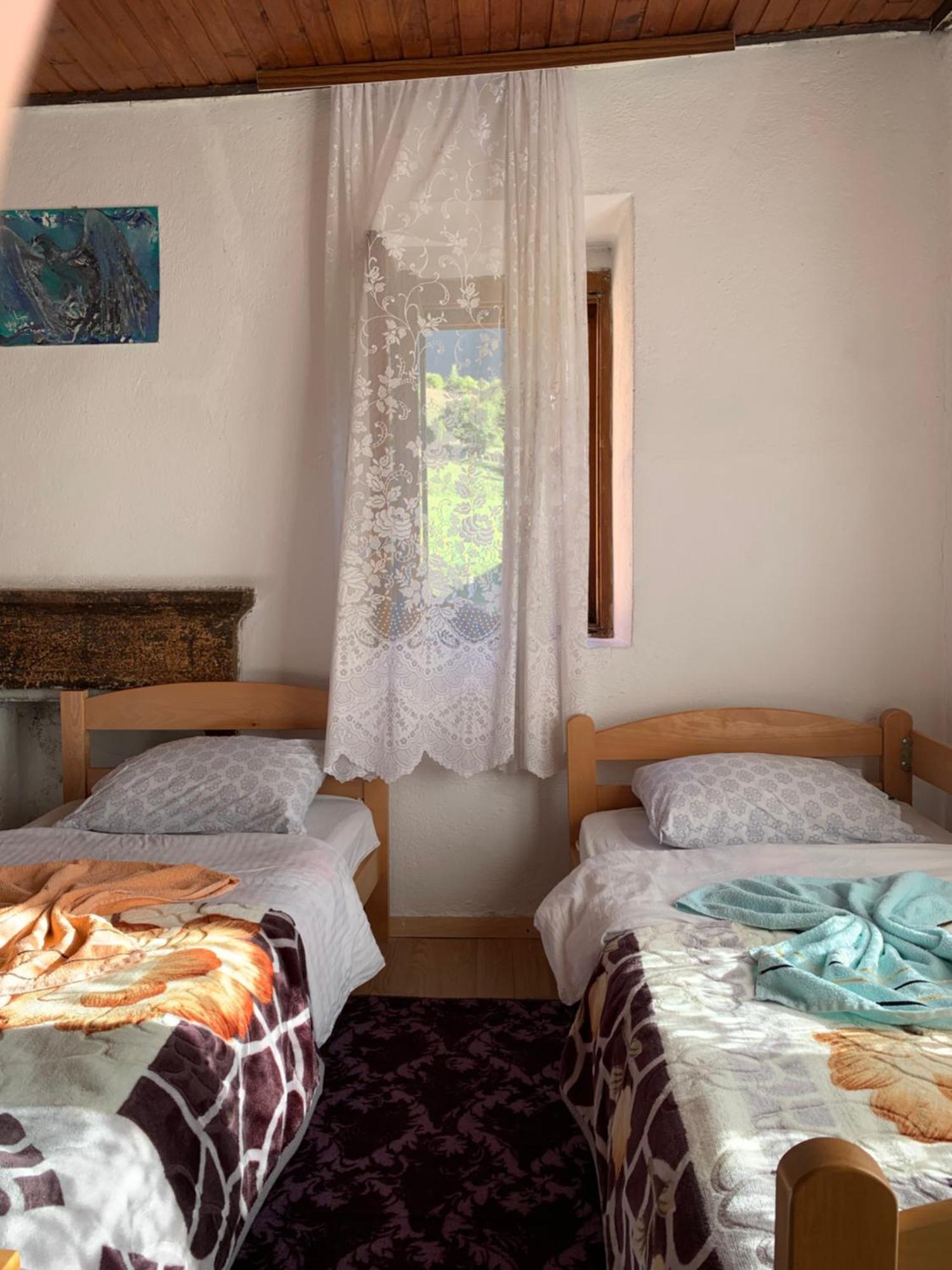 Guest House Ulaj Vuthaj 외부 사진